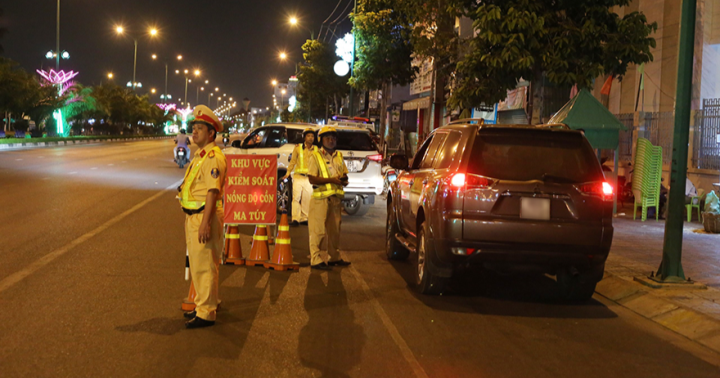 Công an tỉnh Bình Thuận thay đổi phương pháp kiểm tra, kiểm soát nồng độ cồn, ma túy đối với người điều khiển phương tiện giao thông